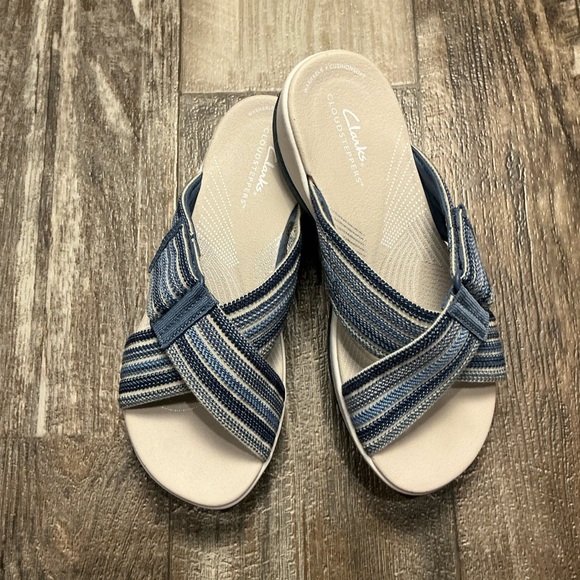 Clarks Women's Navy and Adjustable White Striped Sandals Size 7 - Picture 1 of 16